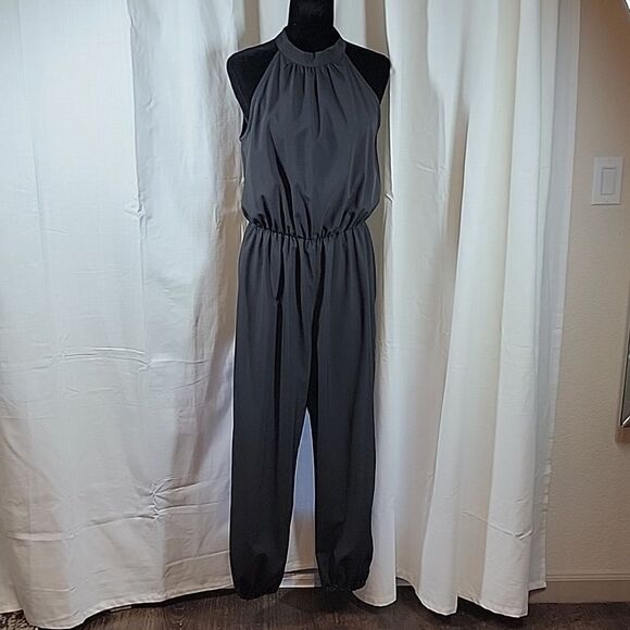 Black Sleeveless Jumpsuit - Picture 1 of 12